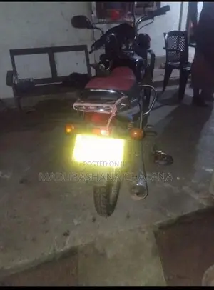 Bajaj CT100 2013