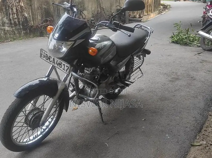 Bajaj CT100 2016