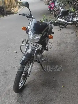 Bajaj CT100 2016