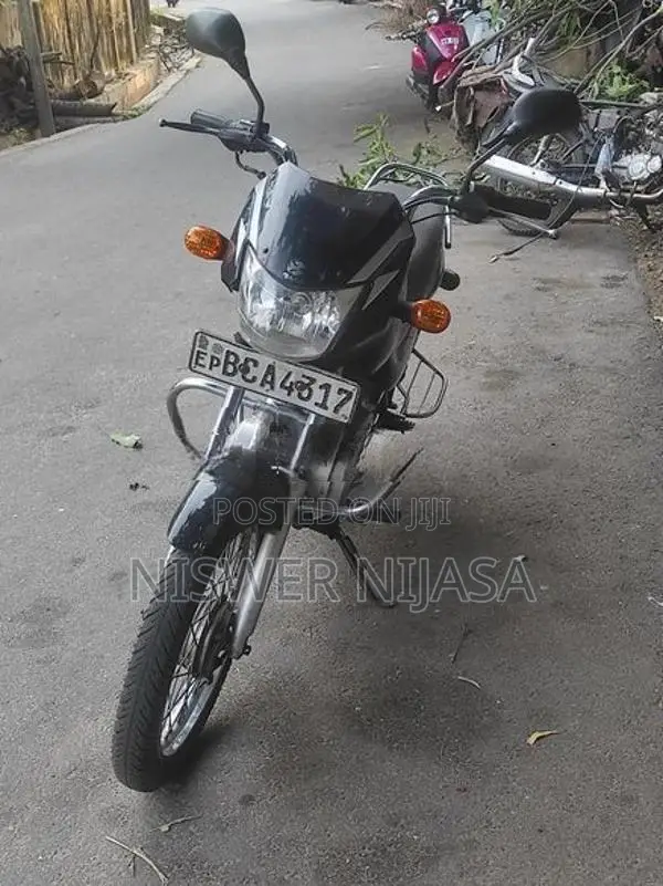 Bajaj CT100 2016