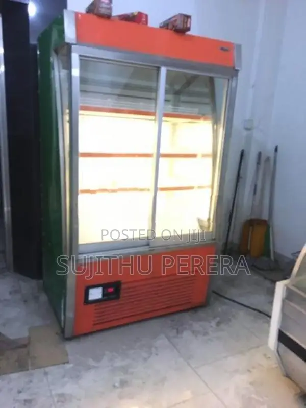 Industrial Bottle Cooler with Vegetable