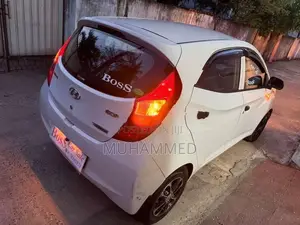 Hyundai Eon White 2016