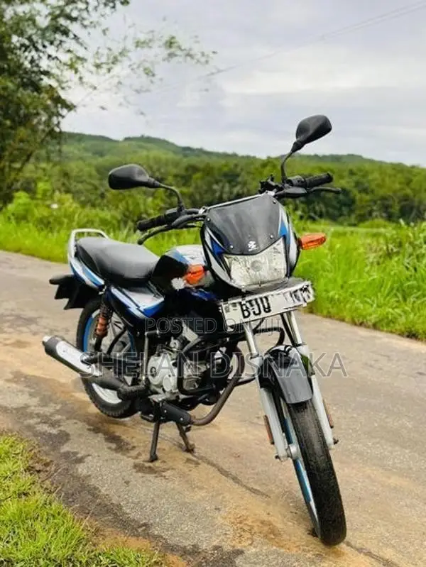 Bajaj CT100 2022