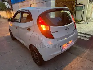 Hyundai Eon White 2016