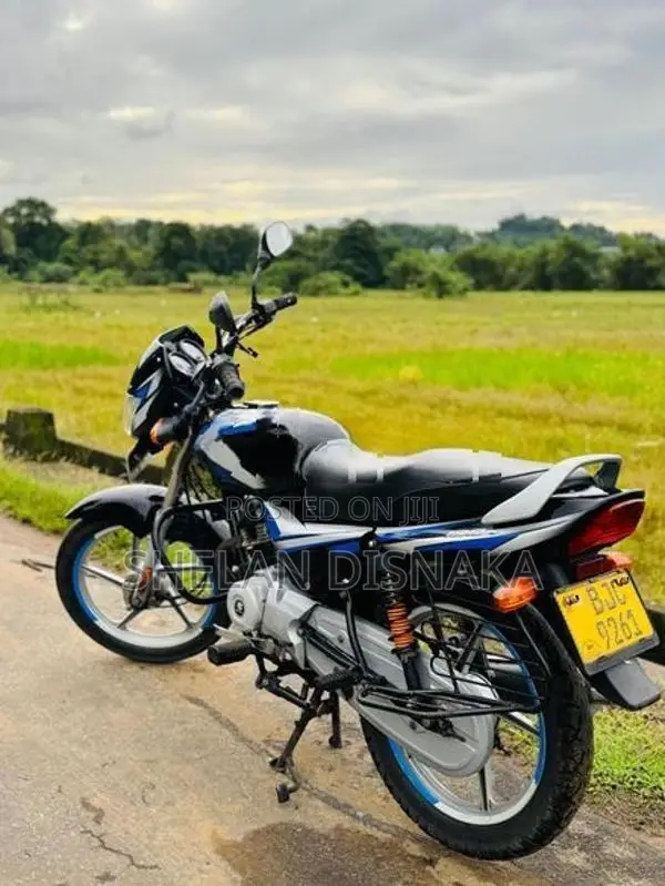 Bajaj CT100 2022
