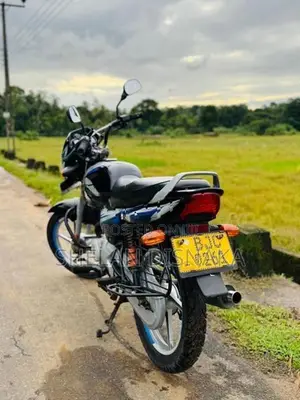 Bajaj CT100 2022