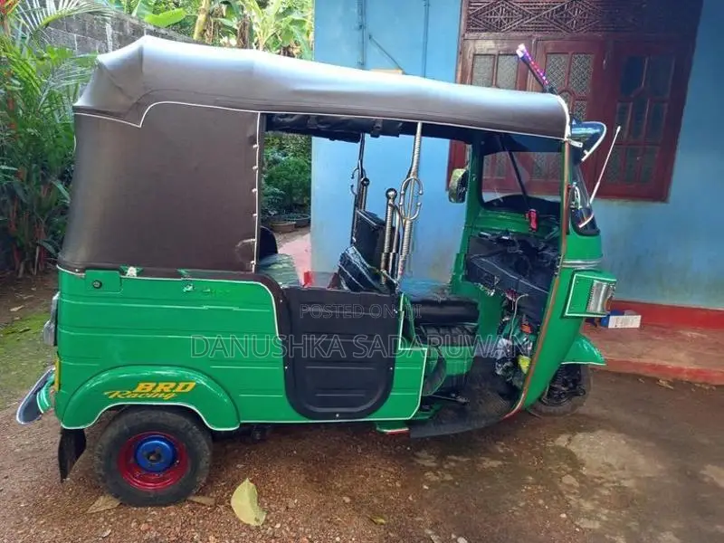 Bajaj RE 2010