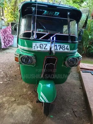 Bajaj RE 2010