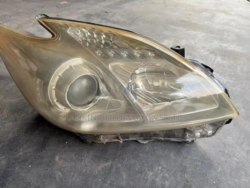 Toyota Prius Head Lamp