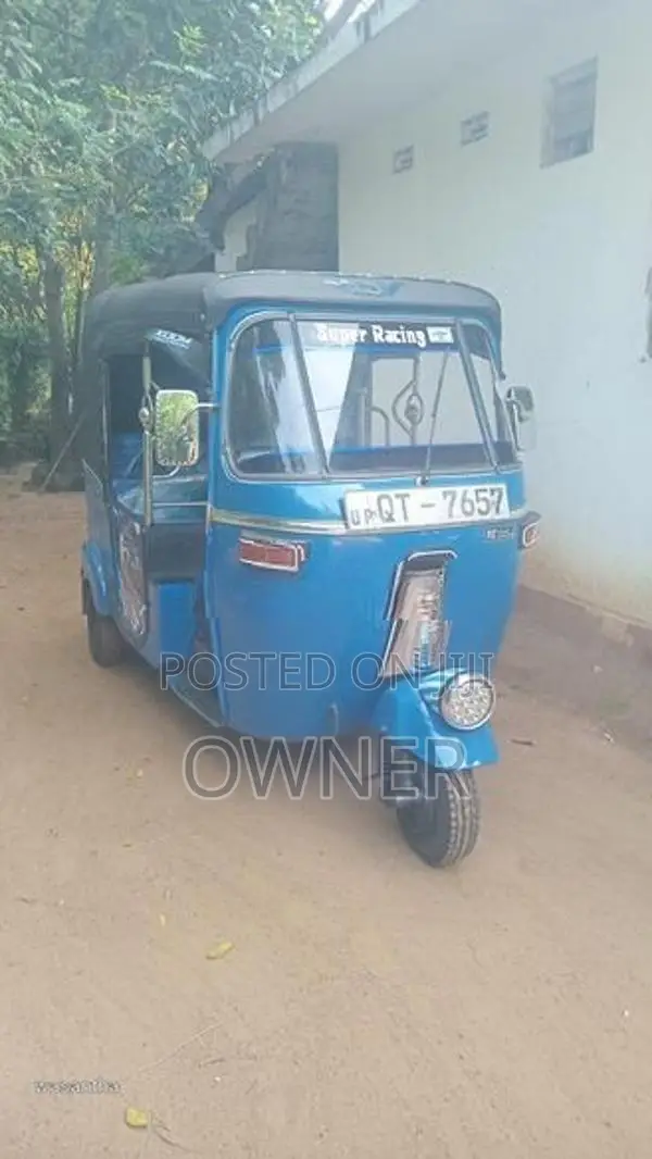 Bajaj RE 2009