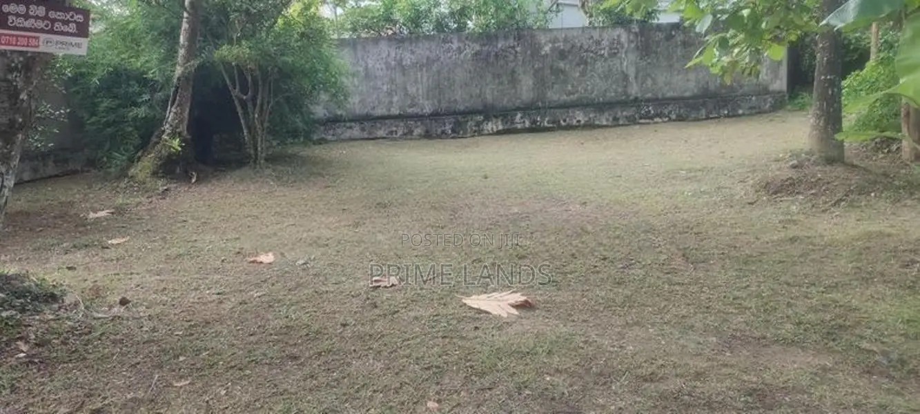 Battharamulla Land for Sale in Thalahena