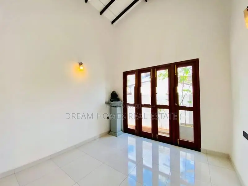Single Storey House for Sale in Athurugiriya