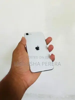 Apple iPhone SE 2 (Used)