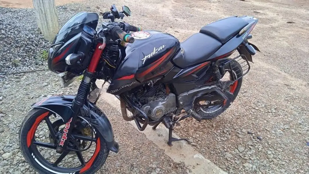 Bajaj Pulsar 180 2017