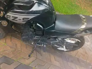 Yamaha FZ S 2011
