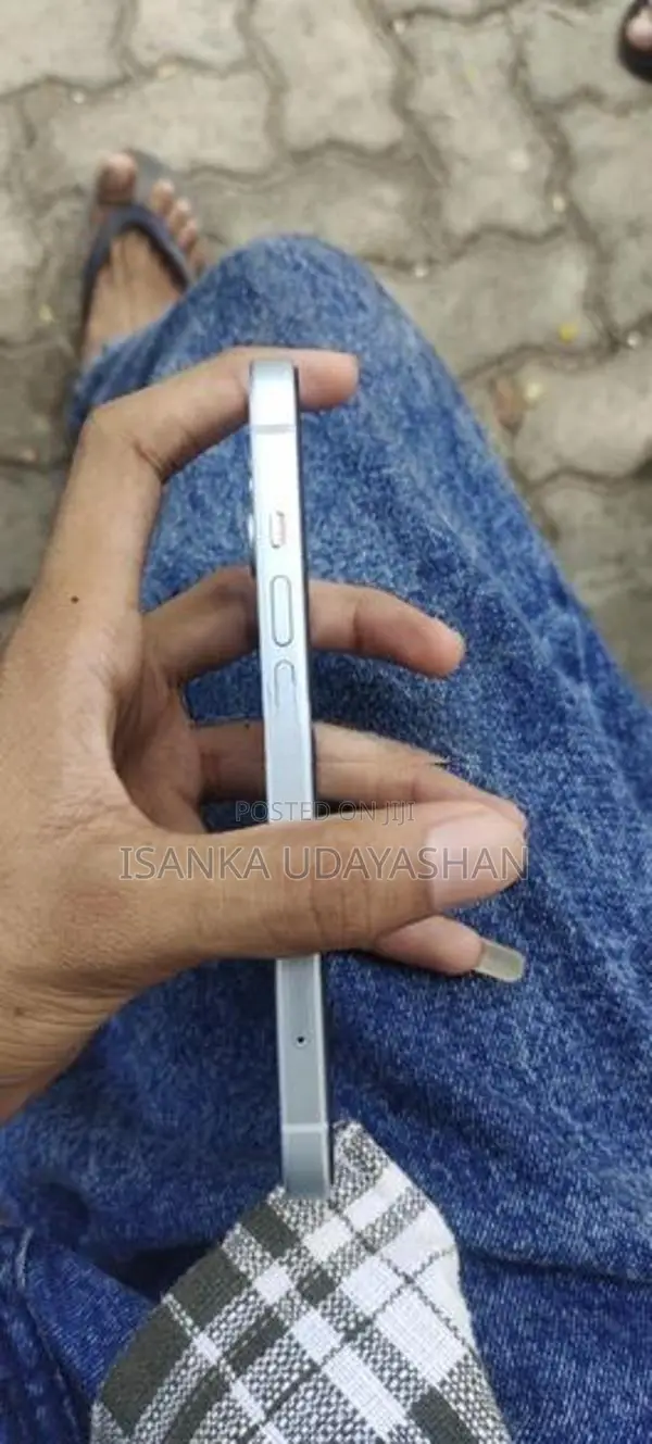 Apple iPhone 15 (Used)