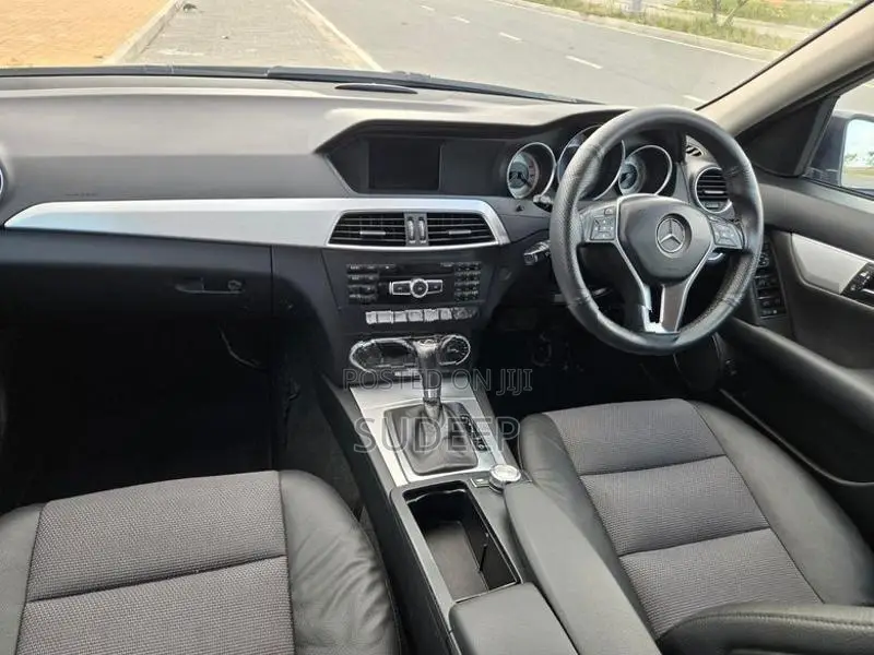 Mercedes Benz C180 Facelift Turbo CGI 2011