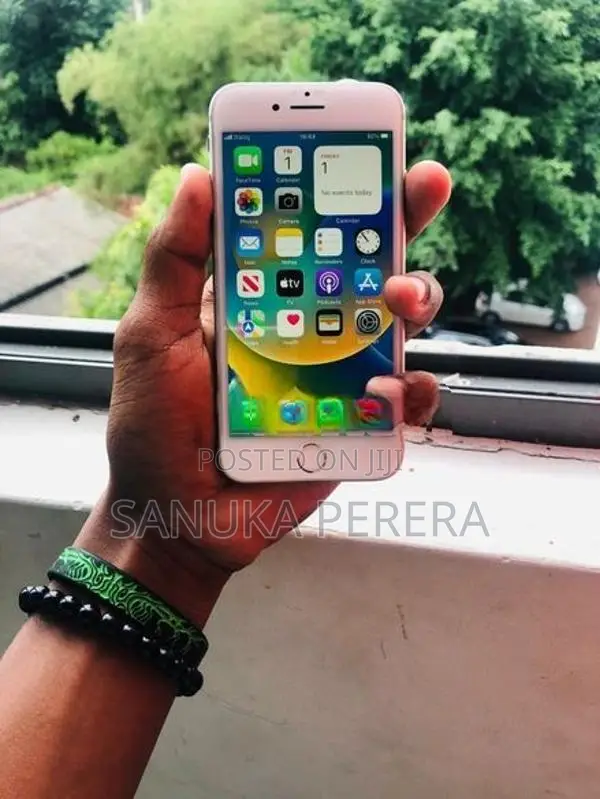 Apple iPhone 8 (Used)
