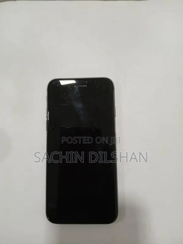 Apple iPhone 8 (Used)