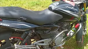 Bajaj Pulsar 150 2005