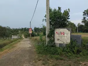 මොරොන්තුඩුව කලපුගමින් නේවාසික බිම් කොටස්