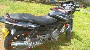 Bajaj Pulsar 150 2005
