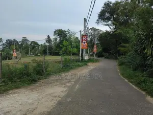 මොරොන්තුඩුව කලපුගමින් නේවාසික බිම් කොටස්