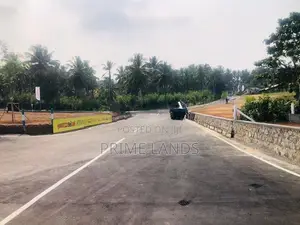 කිරිවත්තුඩුව හන්දියට ළගින් වටින බිම්කොටස්