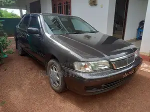 Nissan Sunny FB 14 1998
