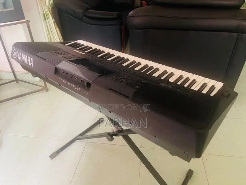 Yamaha E453 Keyboard