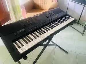 Yamaha E453 Keyboard