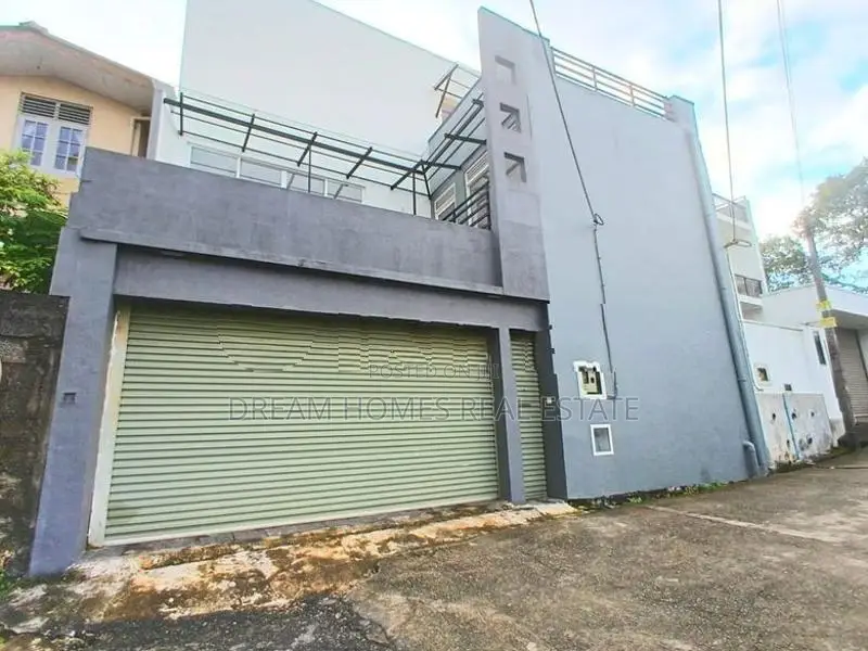 Modern 3-Storey House for Rent – Abuldeniya Junction