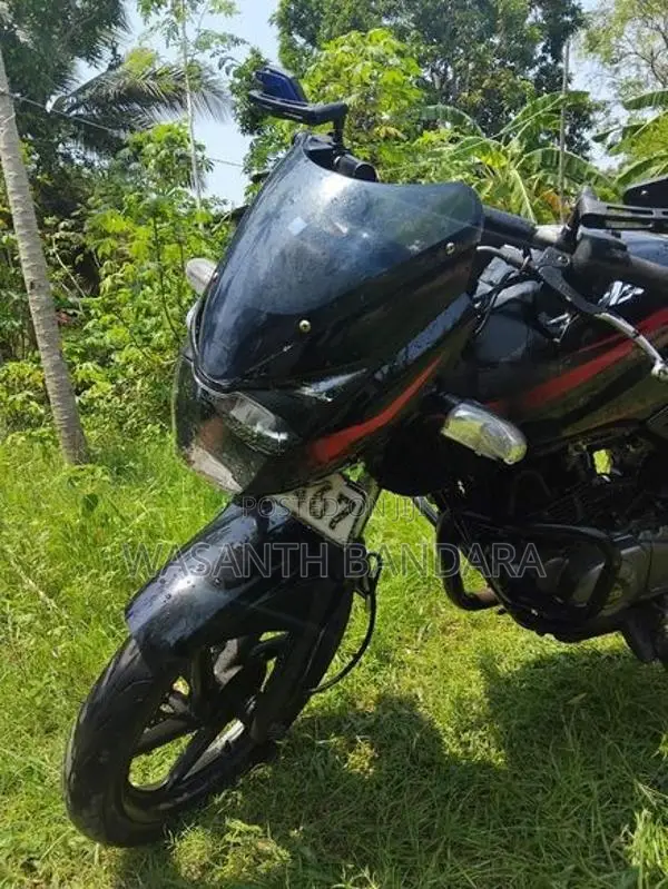 Bajaj Pulsar 180 2017
