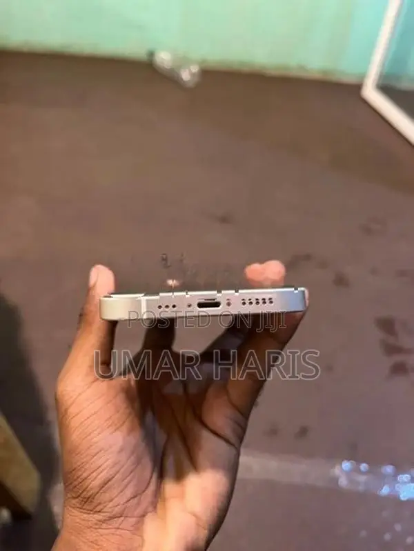 Apple iPhone 12 (Used)