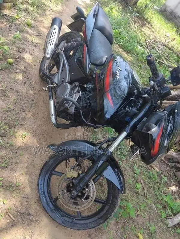 Bajaj Pulsar 180 2017