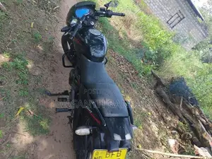 Bajaj Pulsar 180 2017