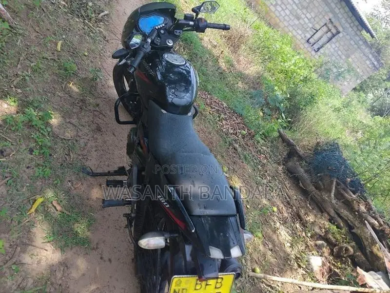 Bajaj Pulsar 180 2017