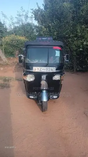 Bajaj RE 2012