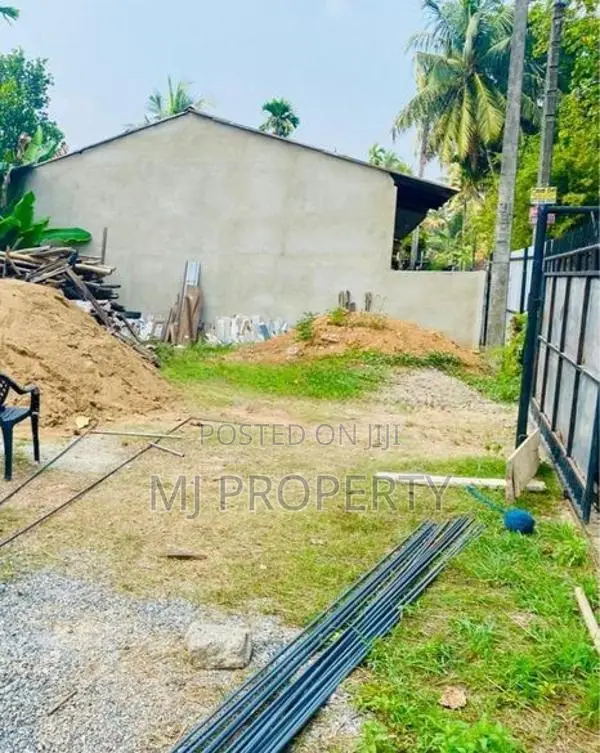 ( IS-1032)Valuable Residential Bare Land Sale in Pannipitiya
