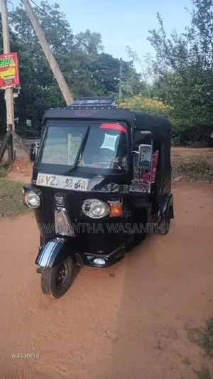 Bajaj RE 2012