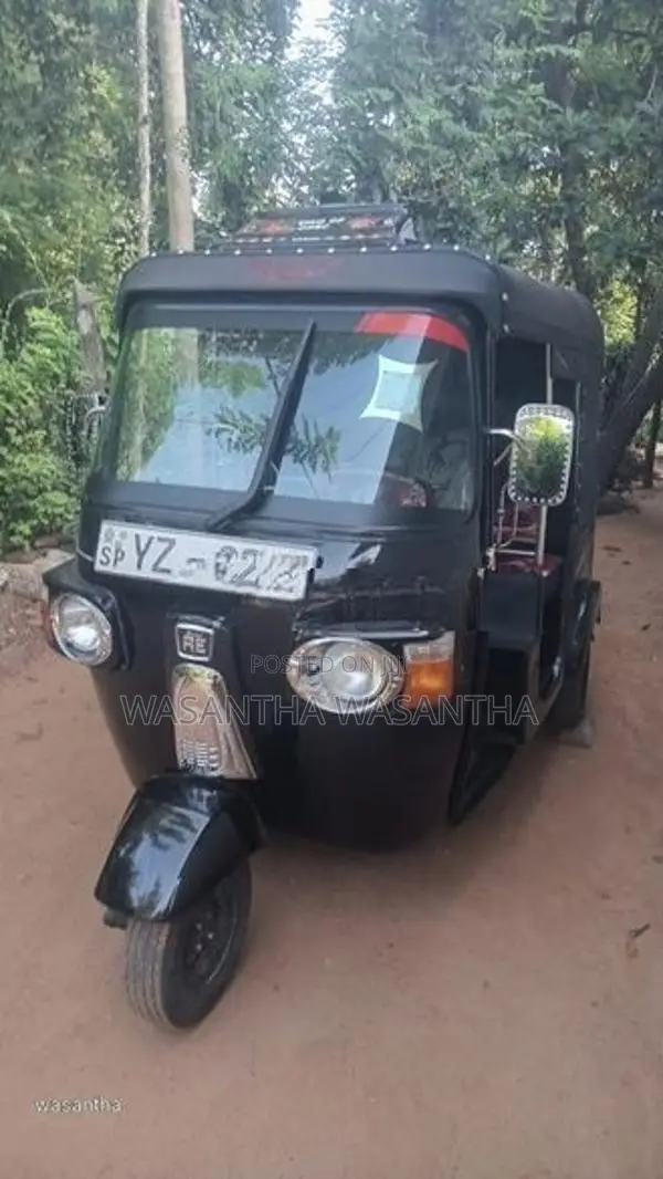 Bajaj RE 2012