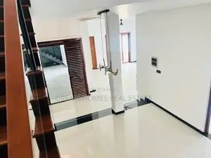 Luxury Modern 3-Storey House for Sale – Arawwala, Pannipitiya