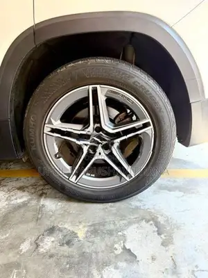 Mercedes Benz GLB 200 2020