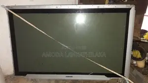 Nikai 45'' LED Tv