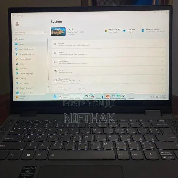 Lenovo IdeaPad Flex 5 Laptop