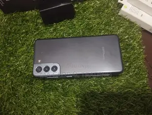 Samsung Galaxy S21 5G 128GB (Used)