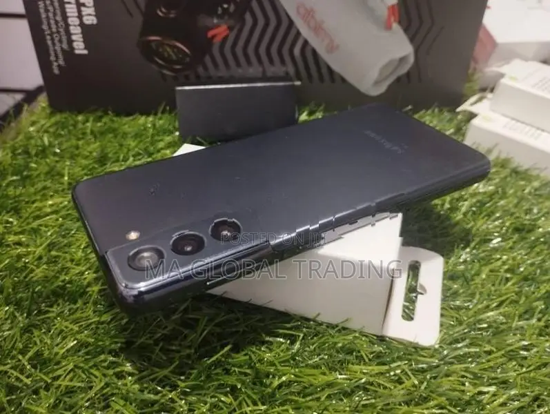 Samsung Galaxy S21 5G 128GB (Used)