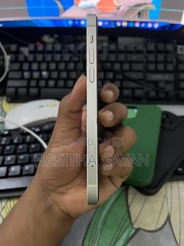 Apple iPhone 12 (Used)