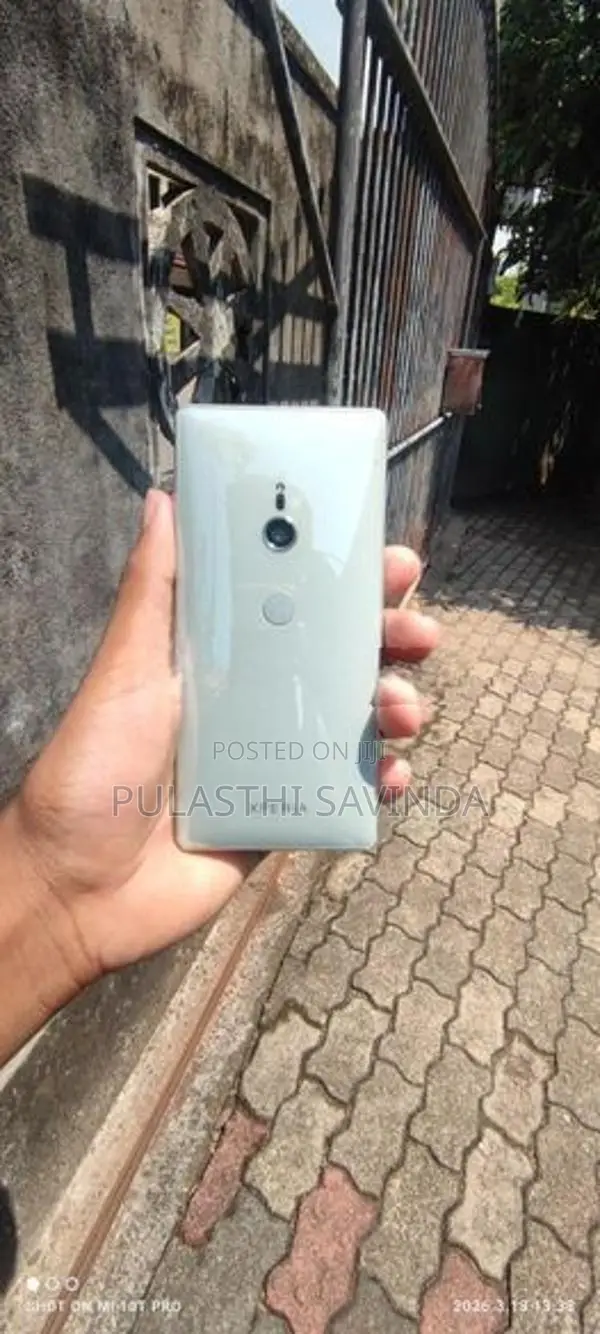Sony Xperia XZ3 (Used)