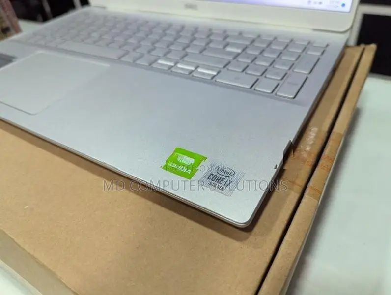 MX250 2GB VGA - Dell Inspiron 5590 I7 10TH GEN / 8GB RAM 256GB SSD
